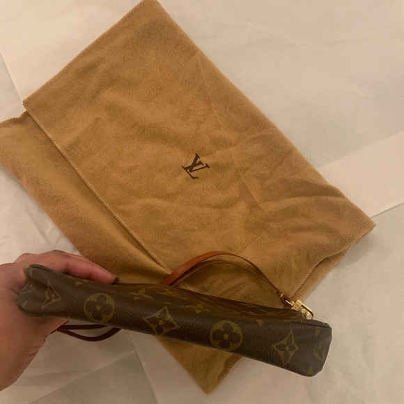 Authentic Vintage Louis Vuitton Pouchette! - Picture 6 of 7